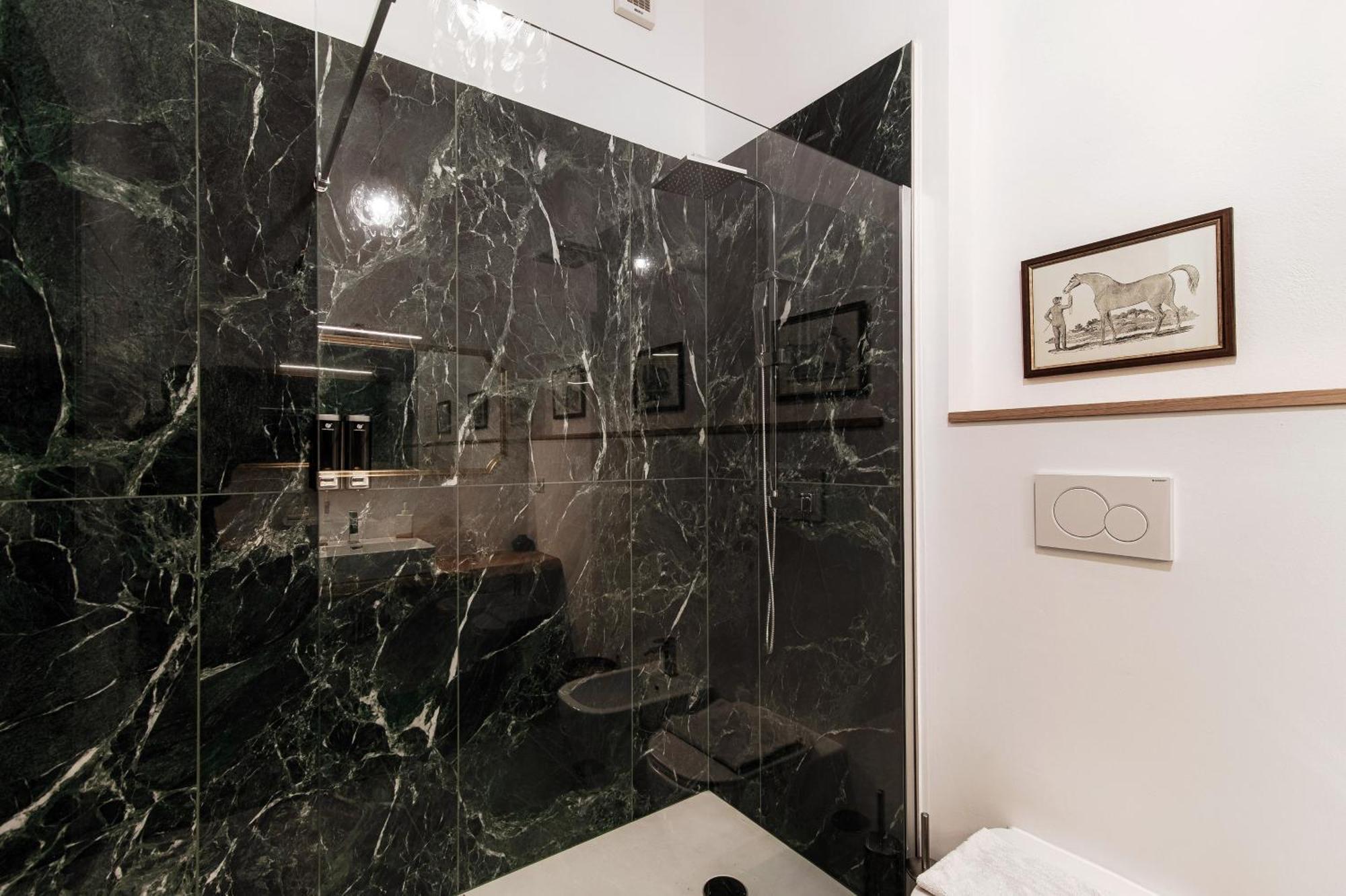 Guesthouse Lake'S Vibes - The House Of Travelers Como Ngoại thất bức ảnh